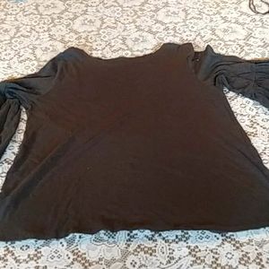 I'm selling a long sleeve shirt